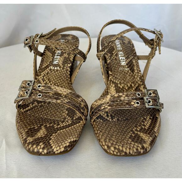 Anne Klein Mackenzie Strappy Buckle Block Heel Sandals Snake Taupe Size 7.5M NWT - Picture 1 of 6